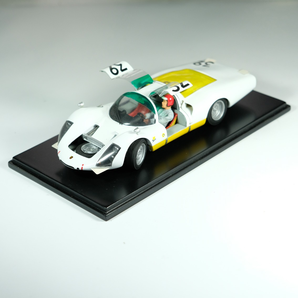 1/18 PMA ポルシェ 906 LH 1966 ル・マン クラス優勝 - ミニカー